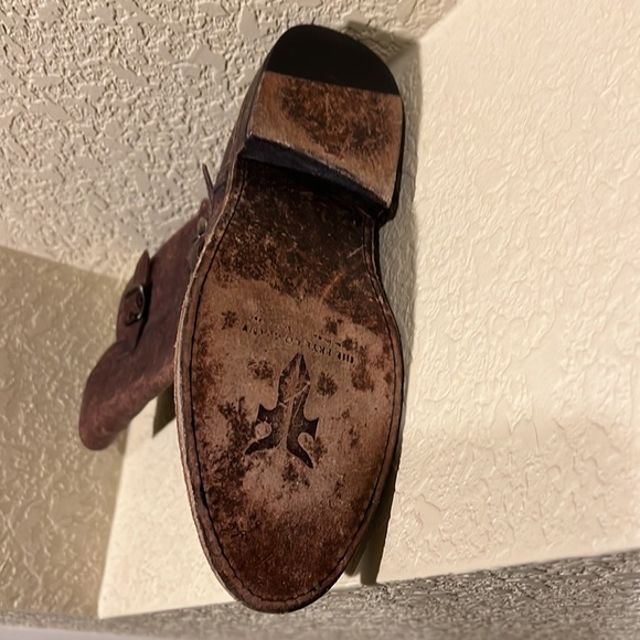 Frye boots size 7 women’s worn once, too big for my daughter so selling - Picture 7 of 10